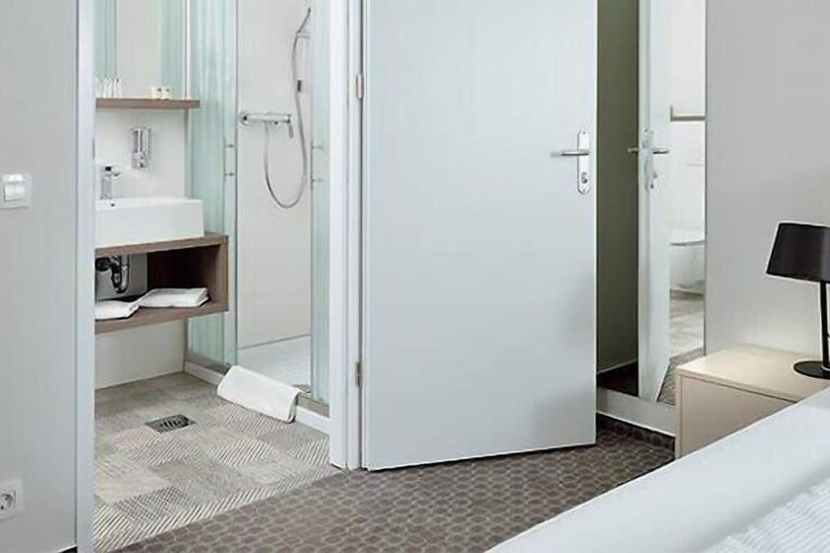 Hypo-allergenic bedding, desk, blackout curtains, iron/ironing board