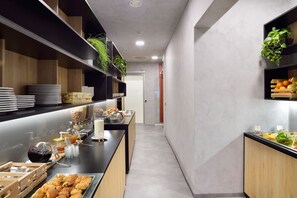 Daily buffet breakfast (EUR 12 per person) - B&B Hotel Ljubljana Park (Ljubljana)