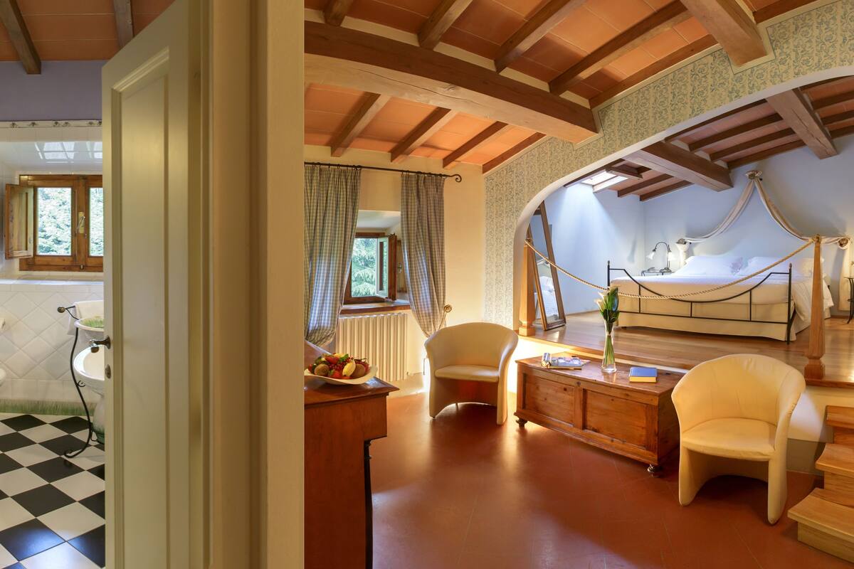 superior double room | 1 bedroom, minibar, in-room safe, laptop workspace