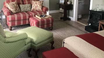 Premium Double Room, Ensuite (Mt. Adam Suite)