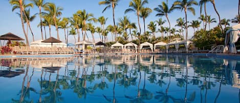 Outdoor pool, pool loungers