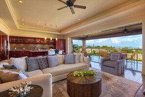 Luxury Villa, 3 Bedrooms, Ocean View | Private kitchen | Fridge, microwave, oven, stovetop - Ho‘olei Villas at Grand Wailea (Kihei)