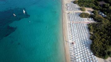 Private beach nearby, white sand, sun-loungers, beach umbrellas