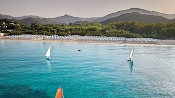 Spiaggia privata nelle vicinanze, sabbia bianca, lettini da mare