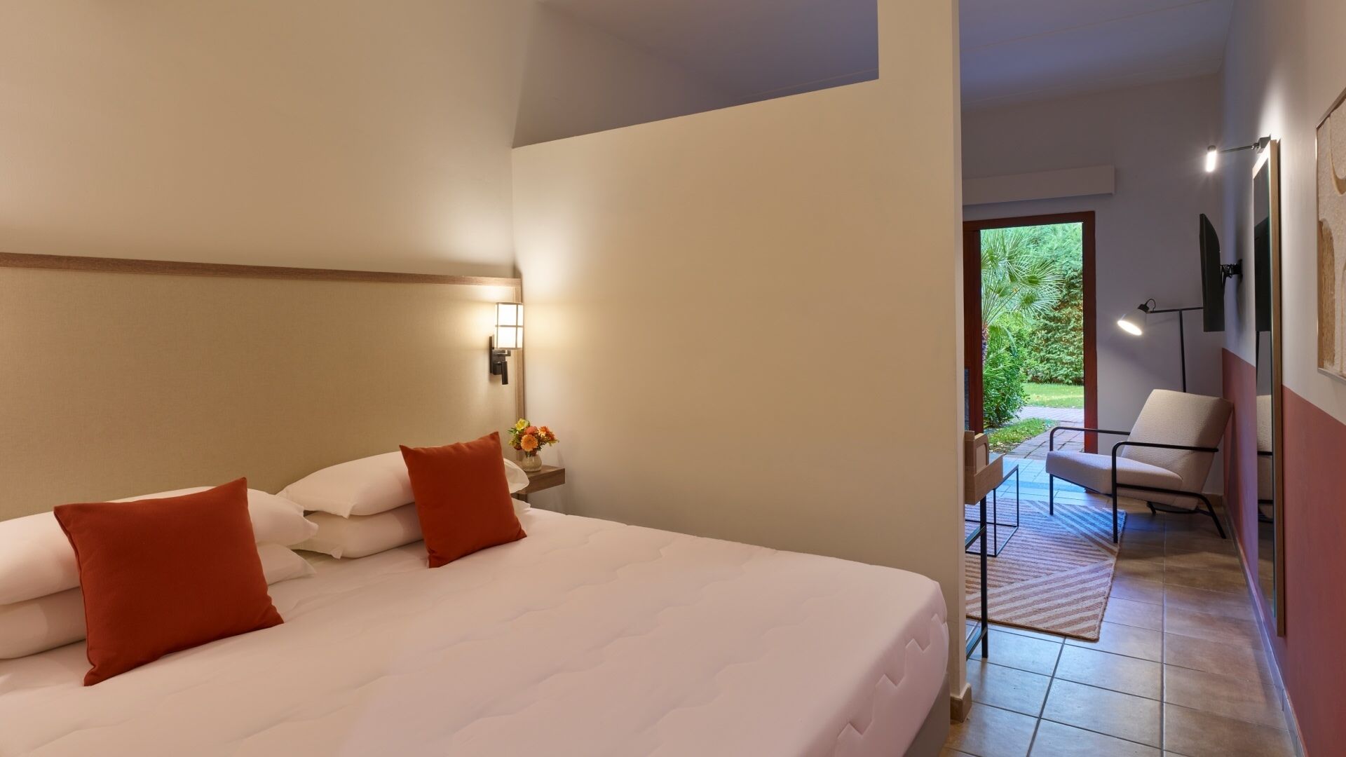 Superior-Vierbettzimmer | Daunenbettdecken, Zimmersafe, Schreibtisch