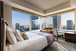 Premium bedding, in-room safe, desk, blackout drapes - Hotel Metropolitan Tokyo Marunouchi (Tokyo)