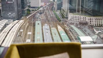 Premium bedding, in-room safe, desk, blackout curtains