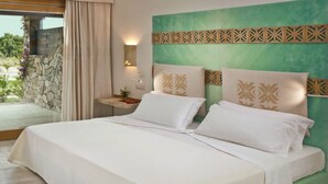 Superior Double or Twin Room, Sea View | Minibar, in-room safe, desk, blackout curtains - Resort Valle dell'Erica Thalasso & Spa (Santa Teresa di Gallura)