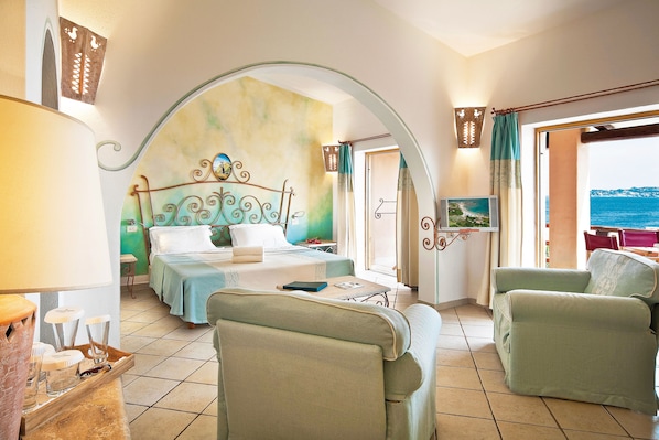 Junior Suite, Sea View (Mirtilla) | Living area | TV