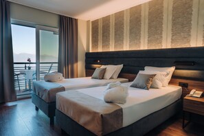 Skrivebord, blendingsgardiner, wi-fi (inkludert) og sengetøy