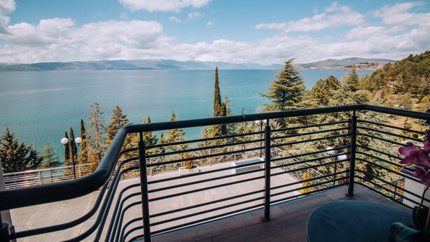 Basic Double Room | Desk, blackout drapes, WiFi (free), bed sheets - Inex Gorica Ohrid (Ohrid)