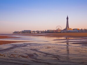 Beach - Oasis (Blackpool)