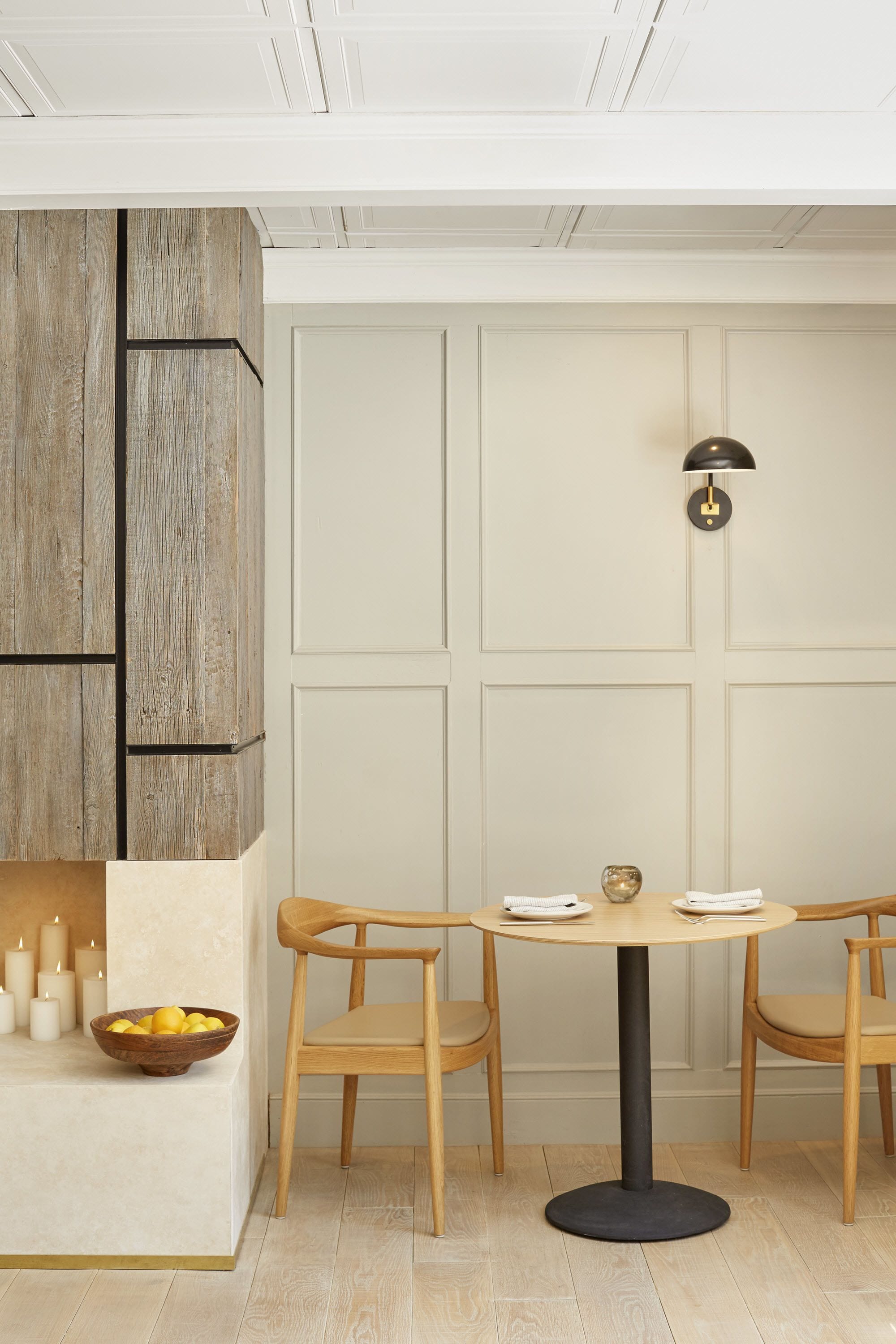 breakfast, lunch, dinner served; american cuisine