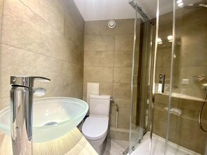 Economy Single Room | Bathroom
