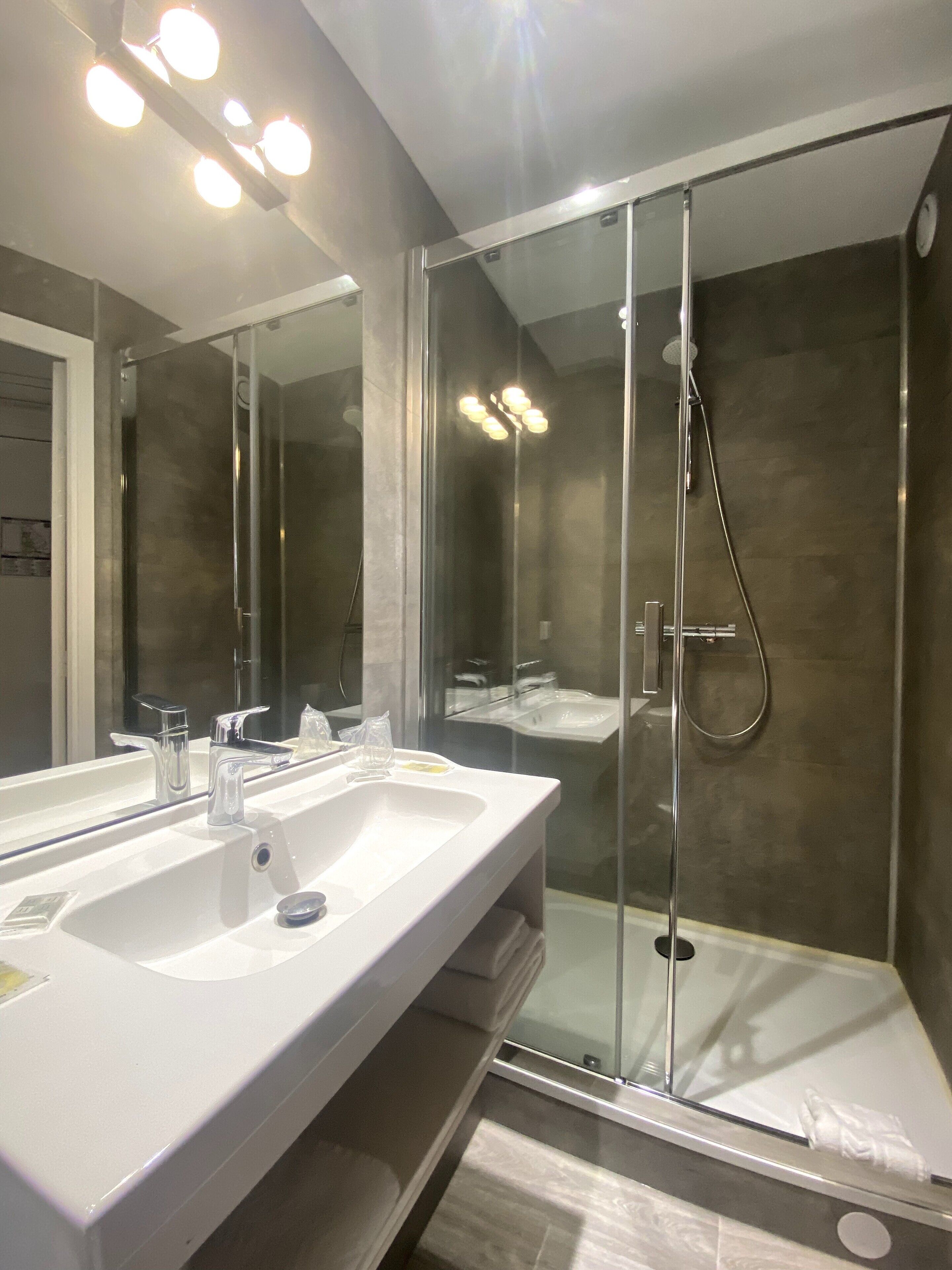 Foto - Hotel Ours Blanc - Victor Hugo