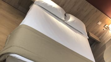 書桌、手提電腦工作空間、遮光窗簾/窗簾、隔音