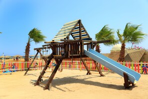 Children’s play area – outdoor