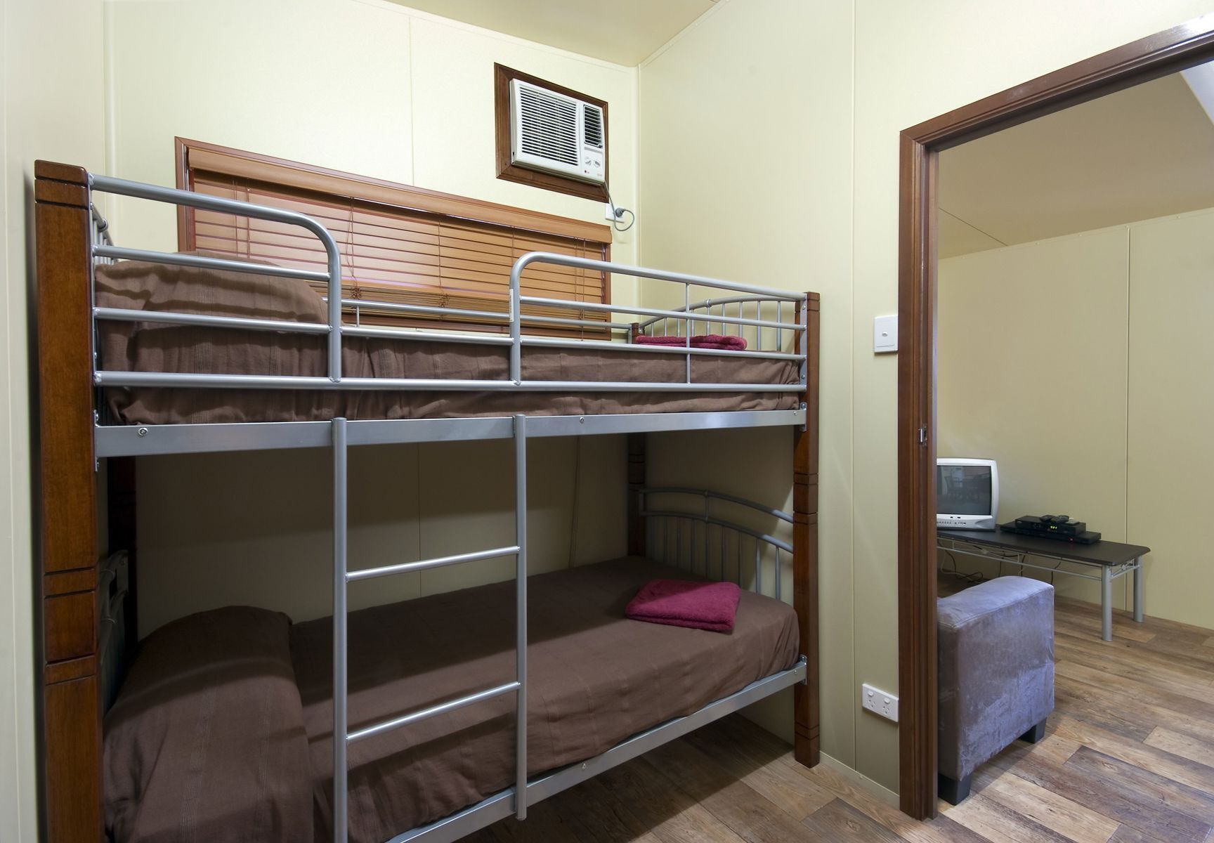 Ferros/tábuas de passar roupa, roupa de cama