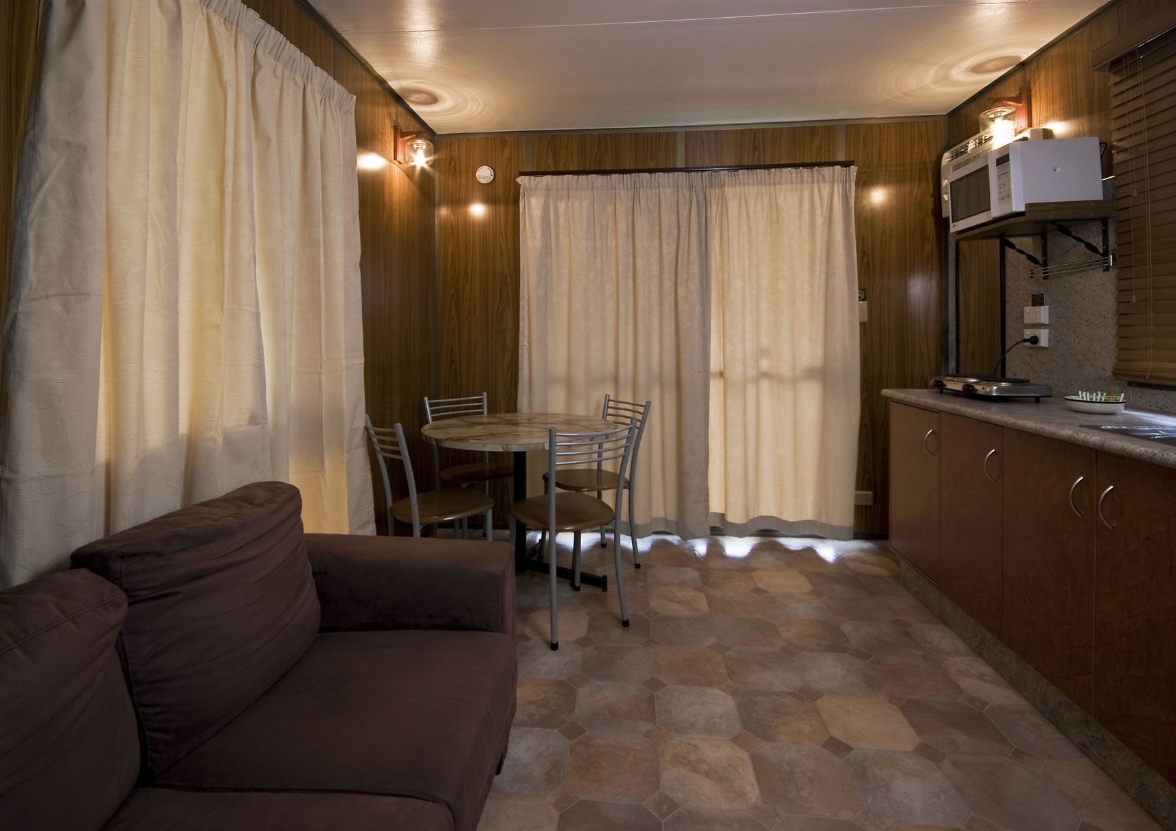 Área de estar | TV de tela plana 32 polegadas com canais digitais, TV