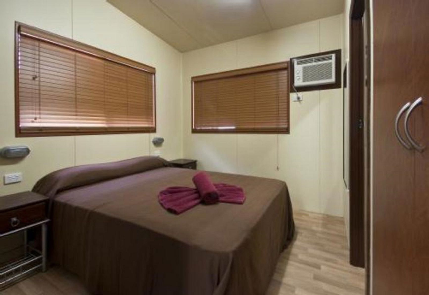 Ferros/tábuas de passar roupa, roupa de cama