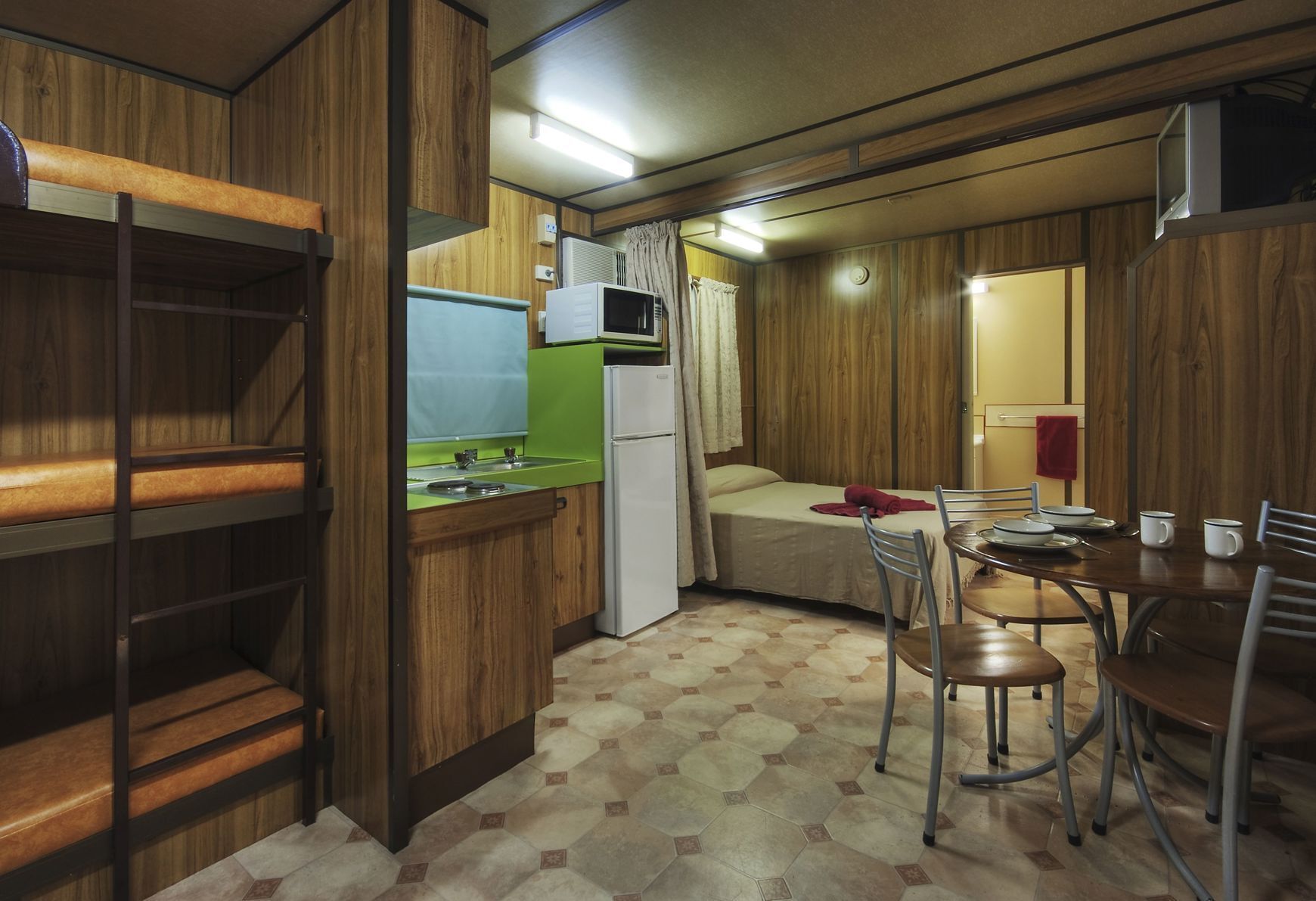 Ferros/tábuas de passar roupa, roupa de cama