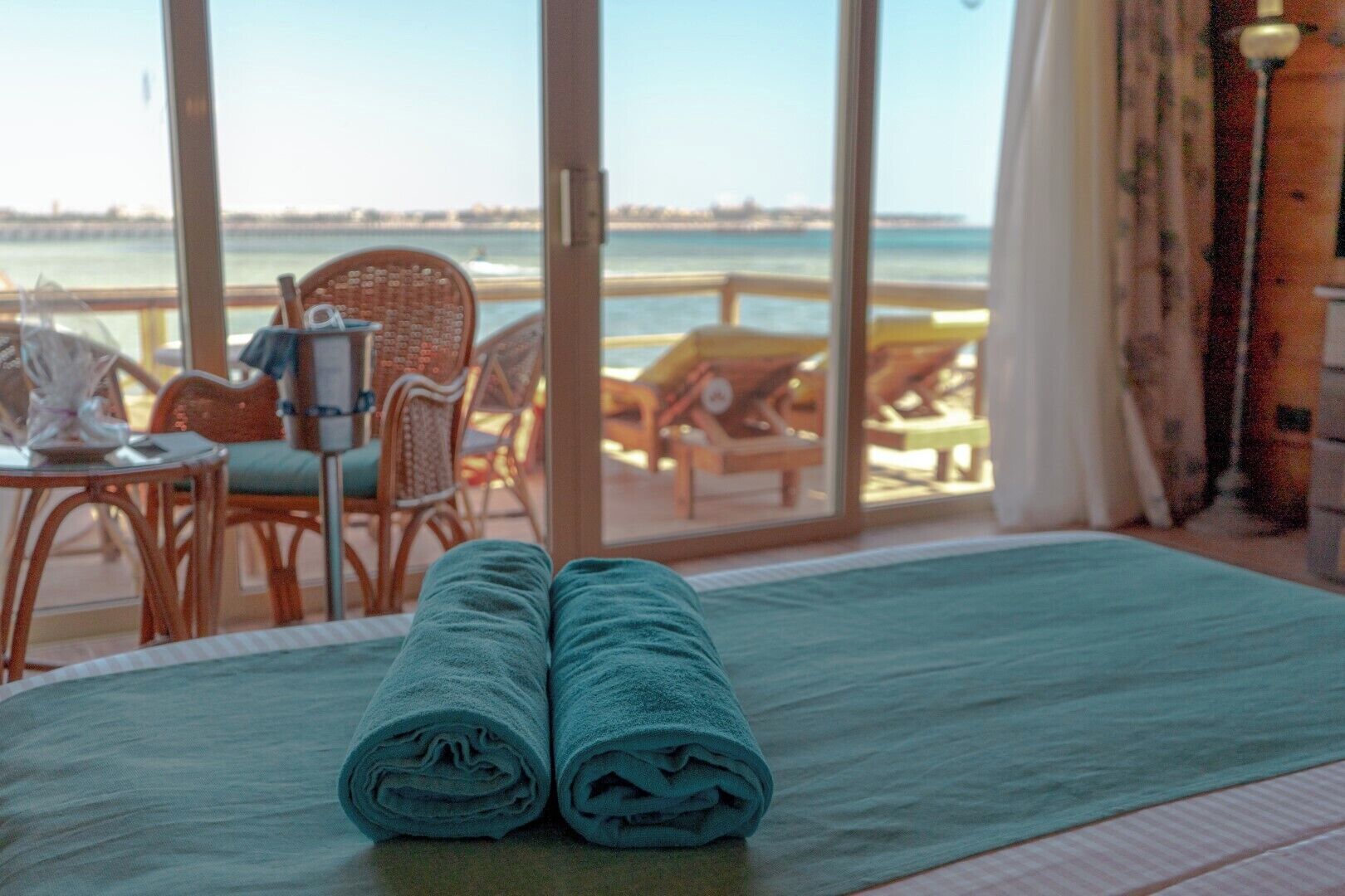 romantic double room, sea view | 1 bedroom, minibar, in-room safe
