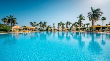 3 outdoor pools, pool umbrellas, pool loungers