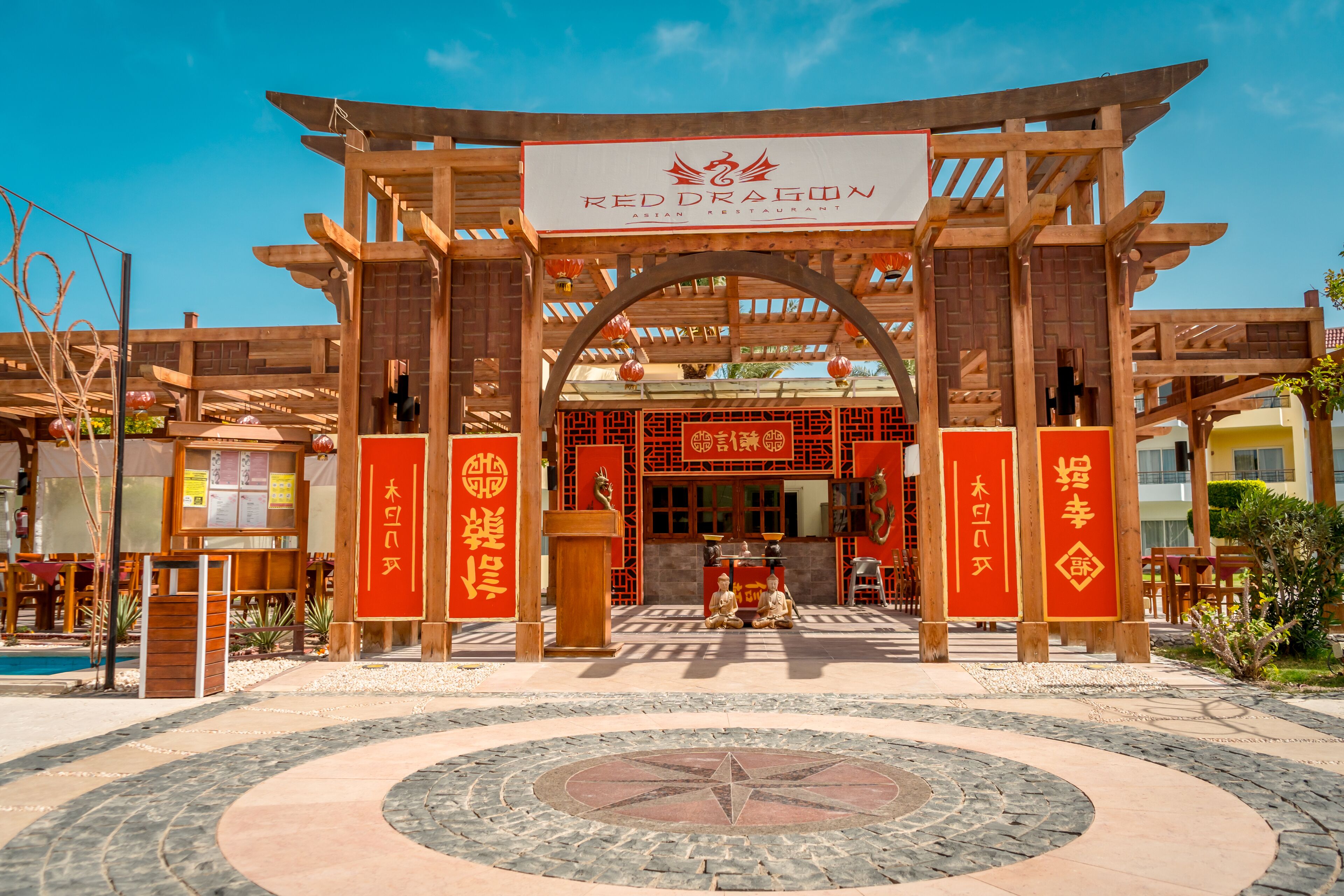 3 restaurants, breakfast, lunch, dinner served; international cuisine