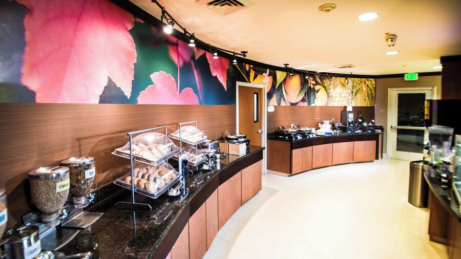 Fairfield Inn and Suites by Marriott Burley