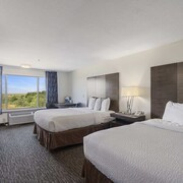 Double Queen, Non View | Blackout drapes, free WiFi, bed sheets - Oceanview Inn At The Arch (Long Beach)