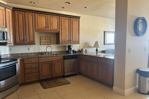 Suite, 1 King Bed, Non Smoking (One Bedroom)