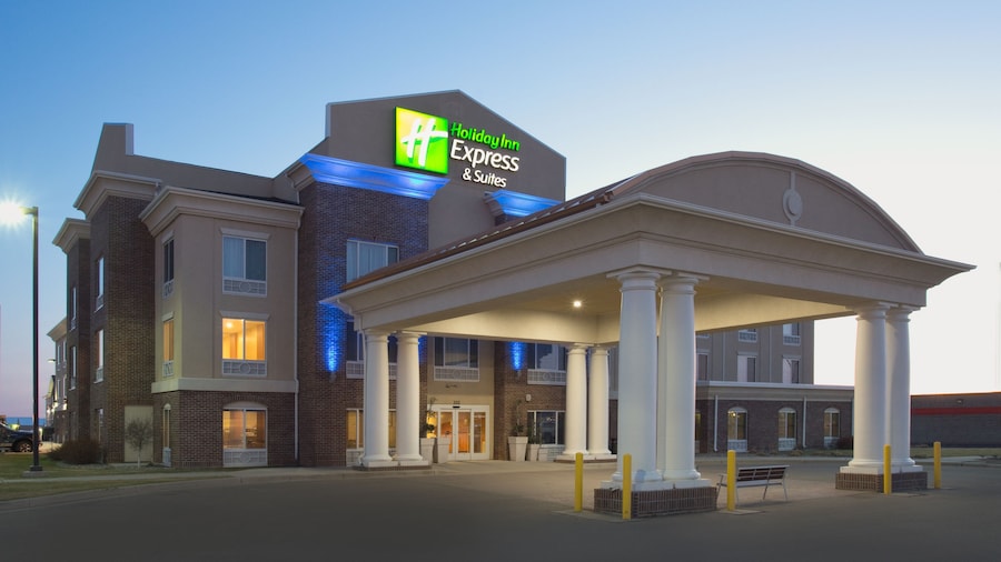 Holiday Inn Express & Suites Minot by IHG