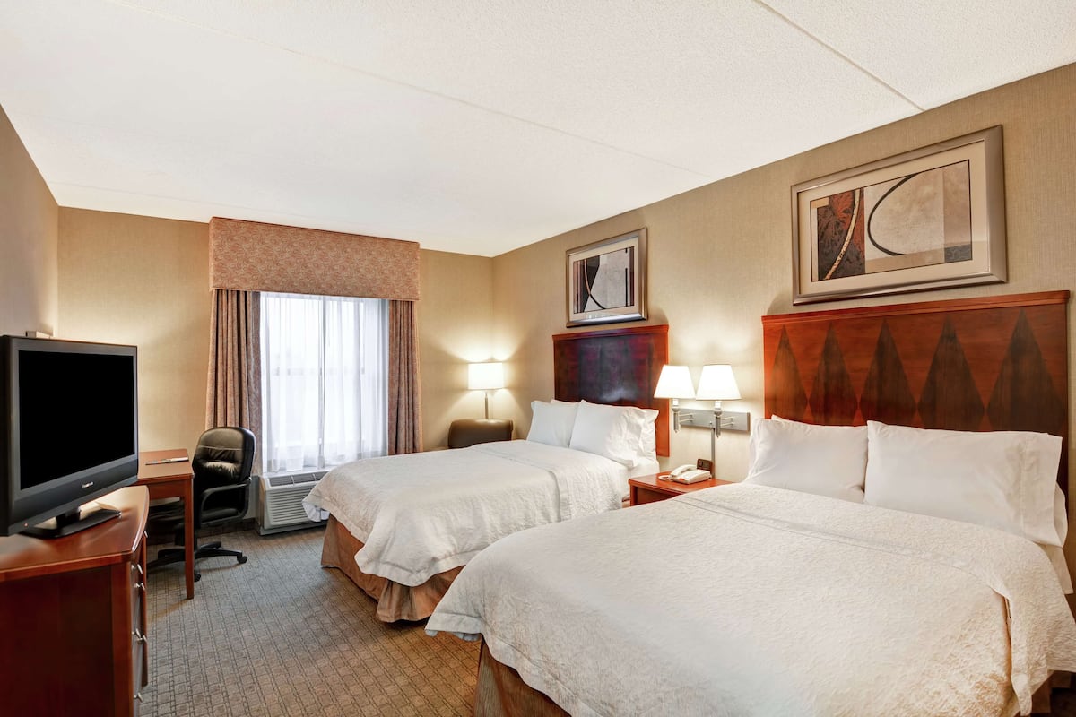 Iron/ironing board, free WiFi, bed sheets, alarm clocks