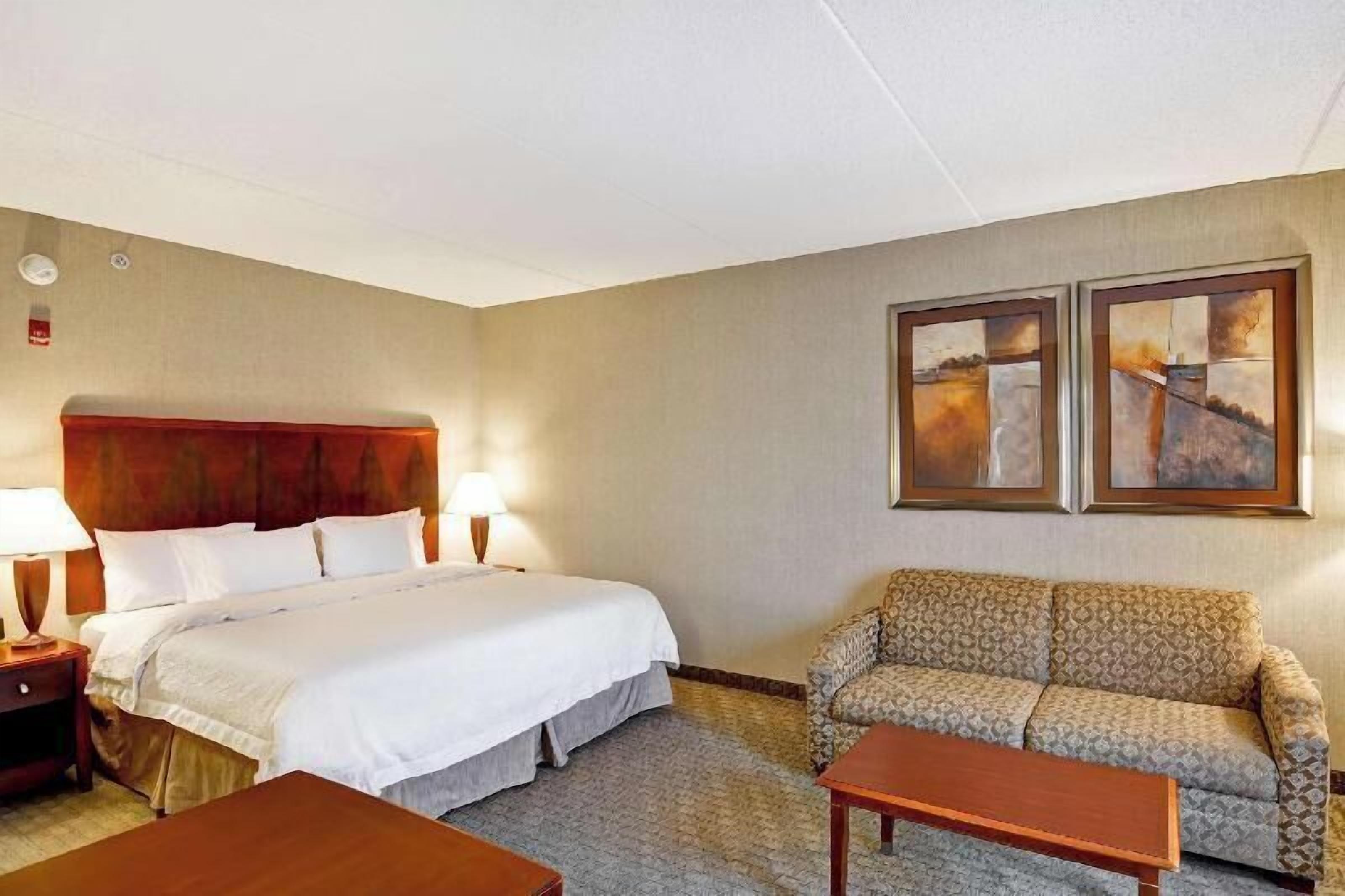 Iron/ironing board, free WiFi, bed sheets, alarm clocks