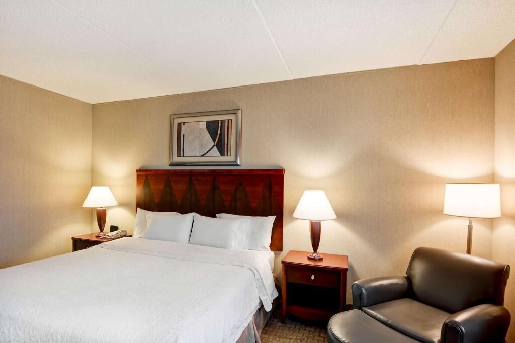 Iron/ironing board, free WiFi, bed sheets, alarm clocks
