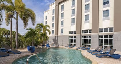 Hampton Inn & Suites Fort Myers - Colonial Blvd