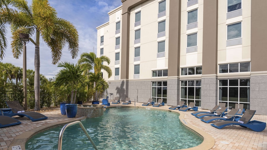Hampton Inn & Suites Fort Myers - Colonial Blvd