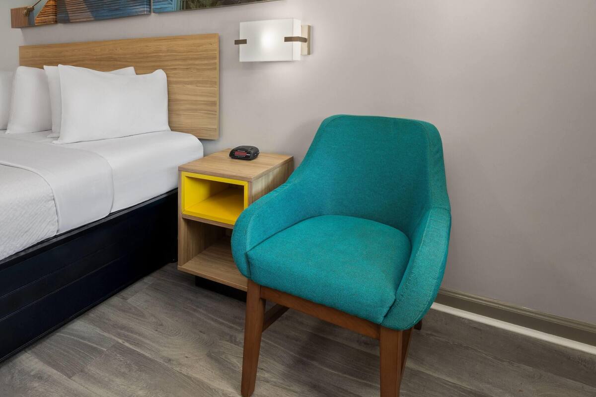 Iron/ironing board (on request), WiFi (free), bed sheets