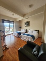 Decoración personalizada, muebles diferentes y escritorio