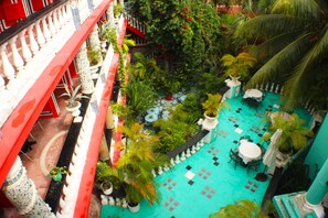 Outdoor dining - Maya Del Mar (Playa del Carmen)