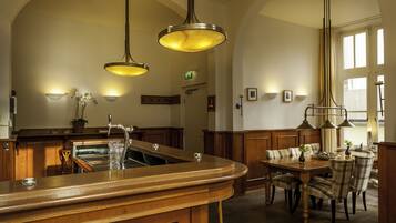 Bar (in der Unterkunft)