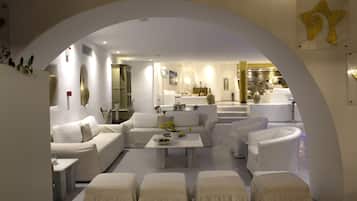 Coin salon dans le hall