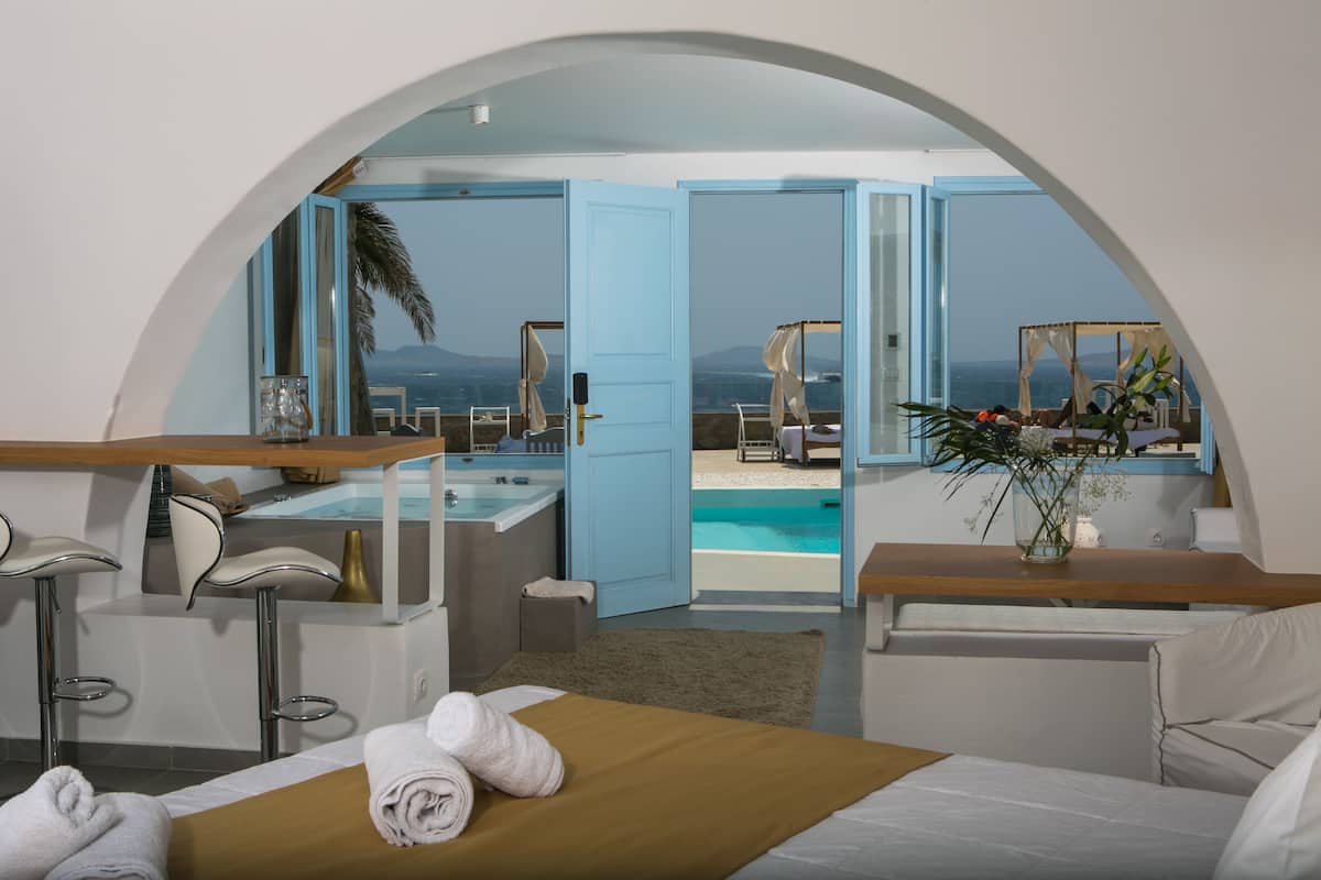 Prestige Suite, Front Sea View with Hammam & Plunge Pool | Sengetøy i egyptisk bomull, sengetøy av topp kvalitet og dundyner