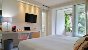 ห้องคลาสสิกทริปเปิล, วิวสวนสาธารณะ | เครื่องนอนระดับพรีเมียม, ตู้นิรภัยในห้องพัก, โต๊ะทำงาน, ห้องเก็บเสียง