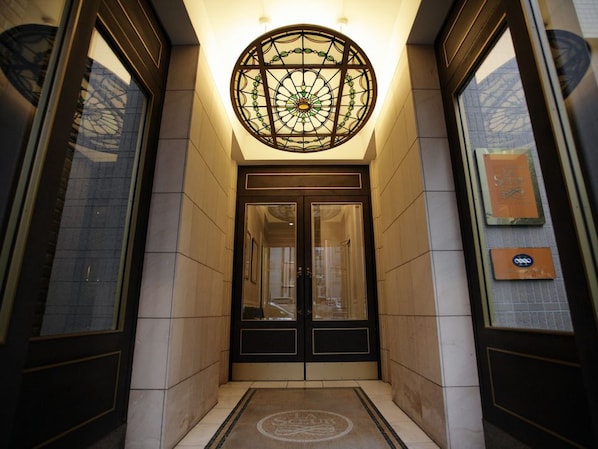 Property entrance - Hotel Monterey La Soeur Ginza (Tokyo)
