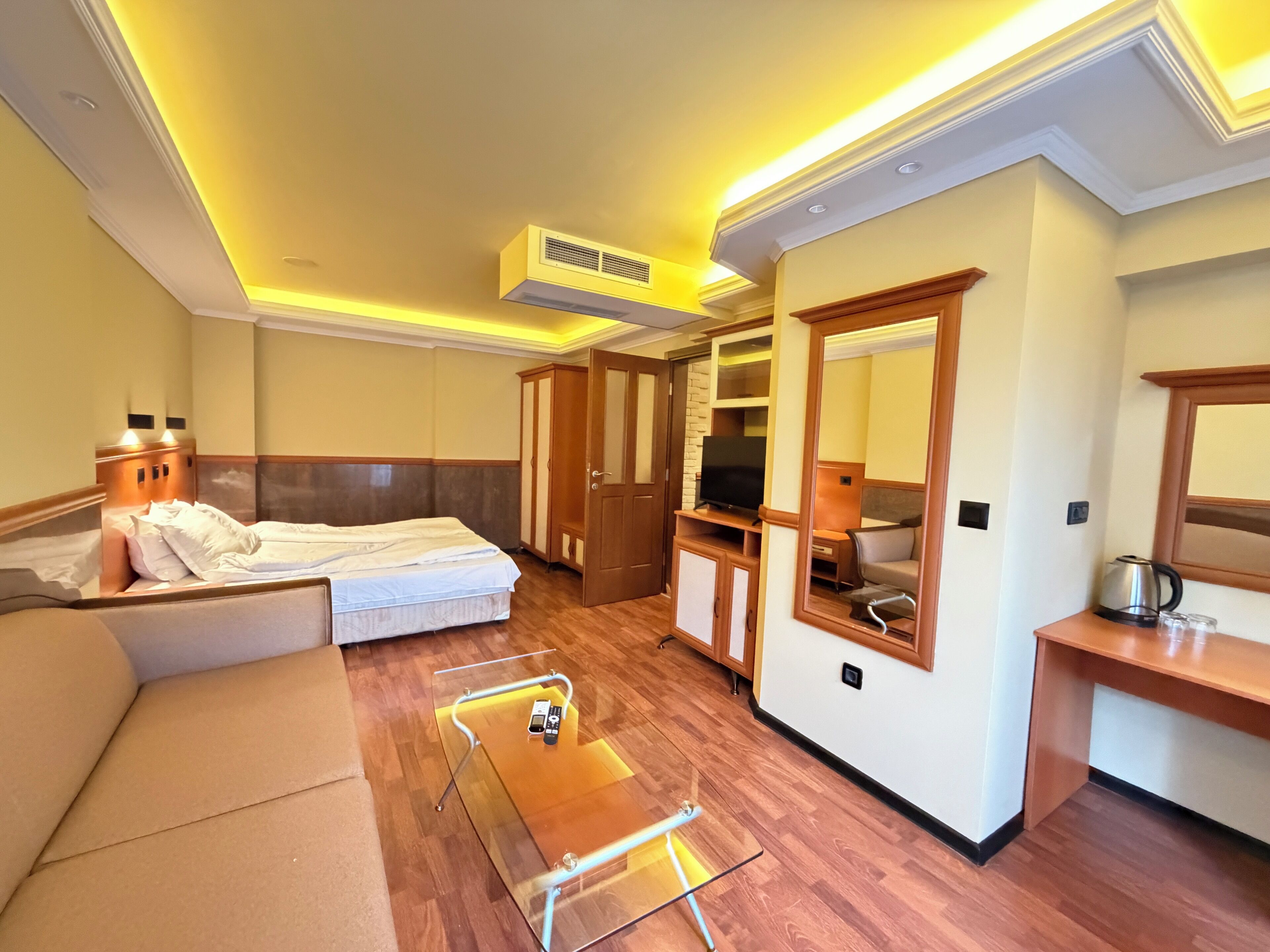 Habitación Deluxe (Deluxe Room 2) | Ropa de cama de alta calidad, minibar, decoración individual