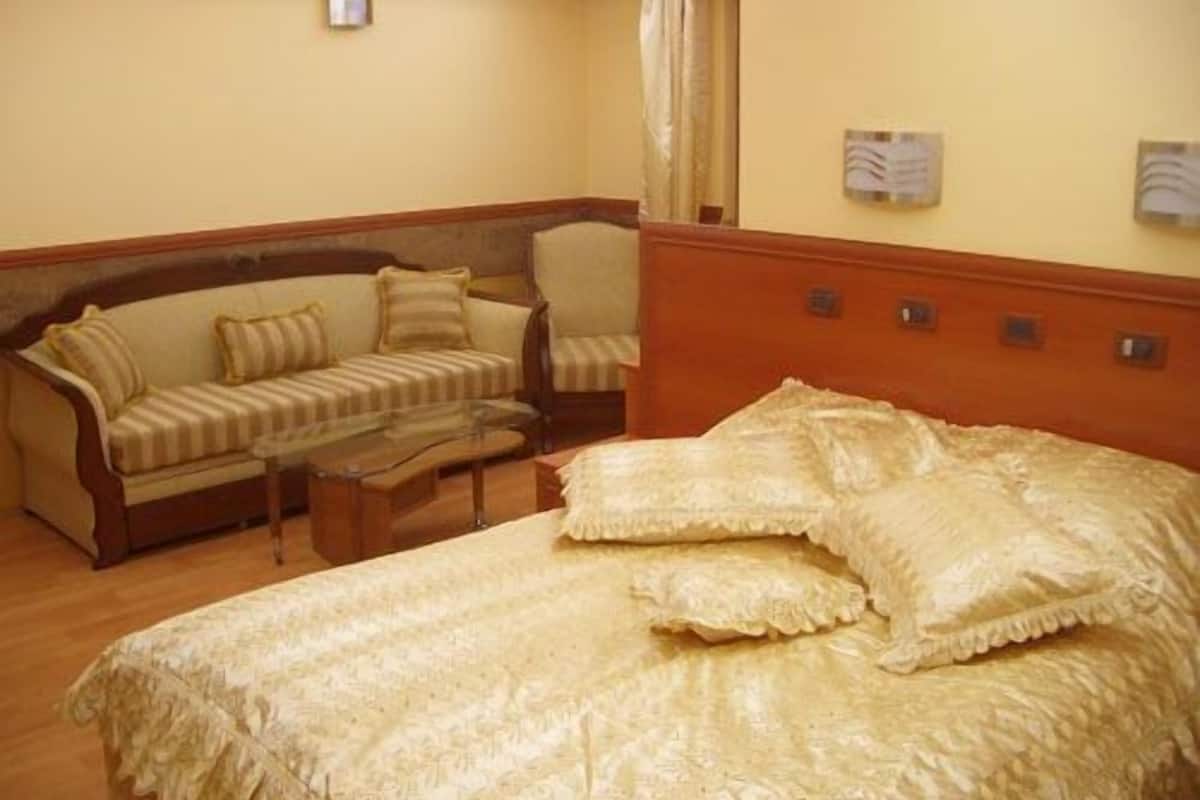Premium bedding, minibar, in-room safe, individually decorated