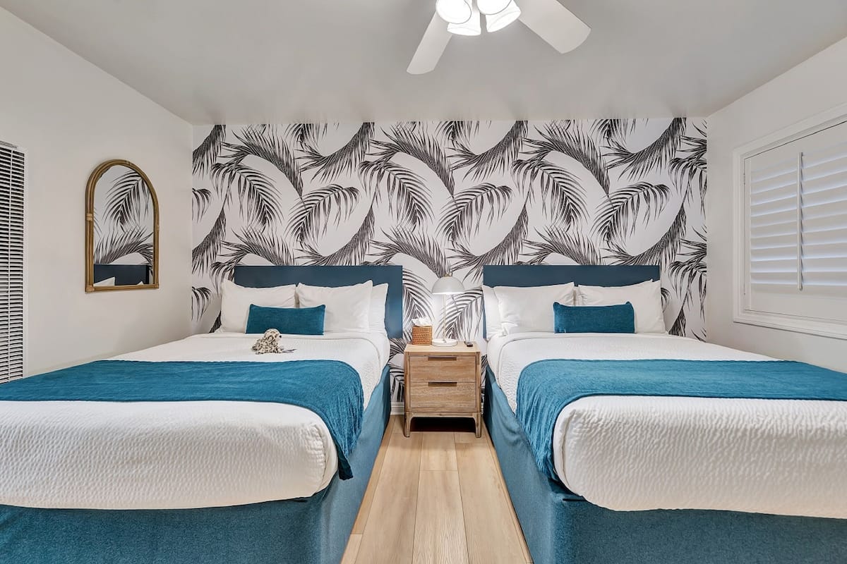 Standard Double Room, 2 Double Beds | Desk, iron/ironing board, free WiFi, bed sheets