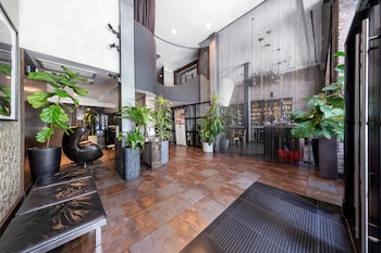 Hotel entrance and lobby at The O Hotel, Trademark Collection by Wyndham