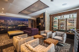 Lounge executive